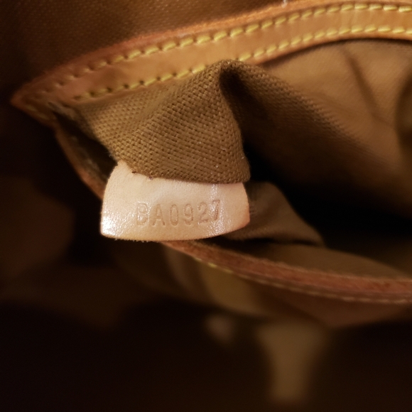 LOUIS VUITTON Monogram Alma MM - Picture 13 of 15